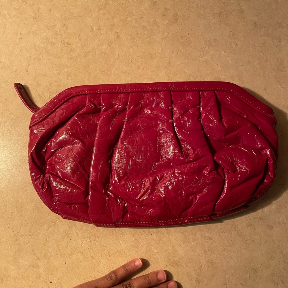 Gap Clutch Cherry Red 🍒